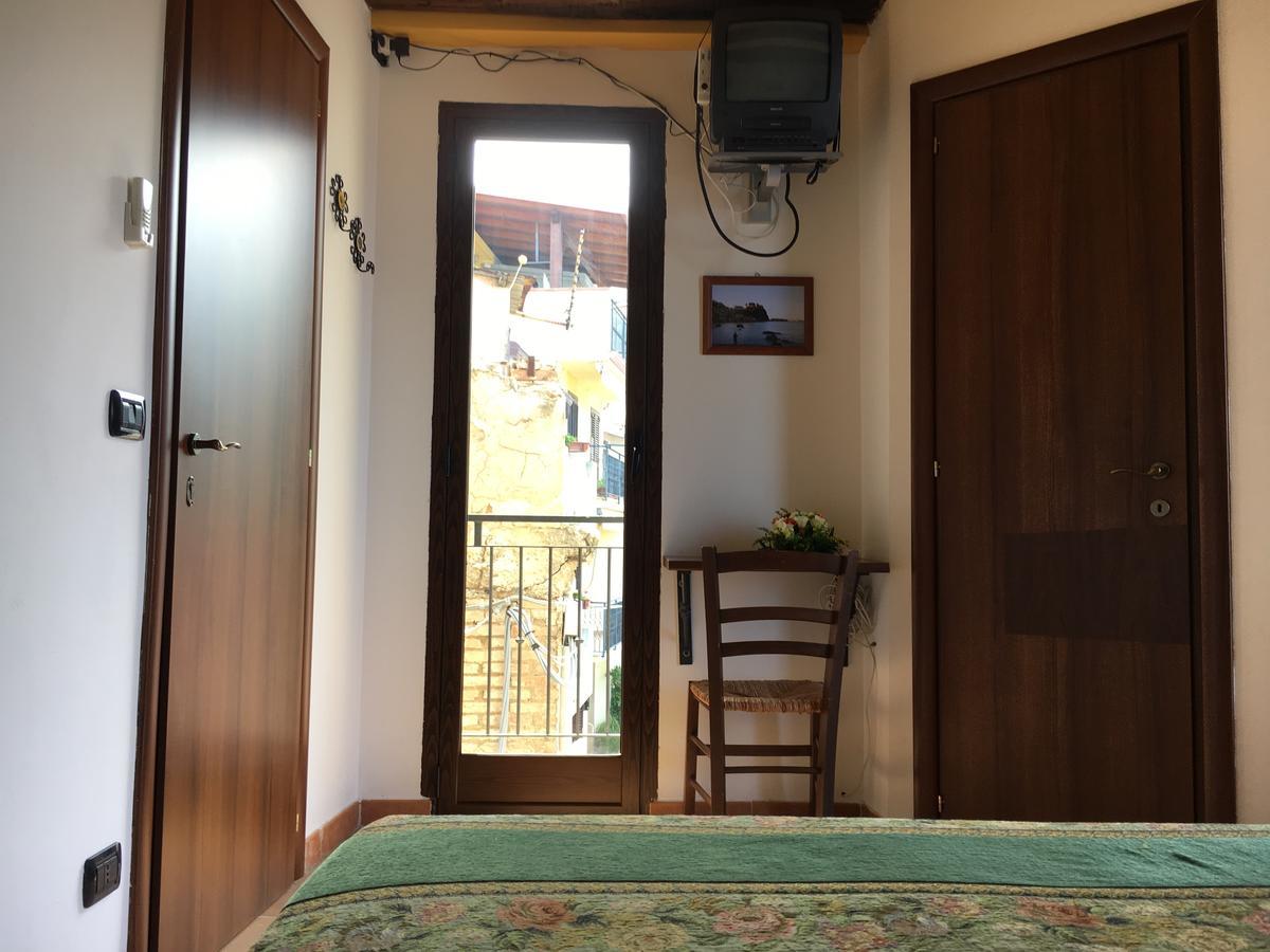 La Bastia Bed & Breakfast Scilla Ngoại thất bức ảnh